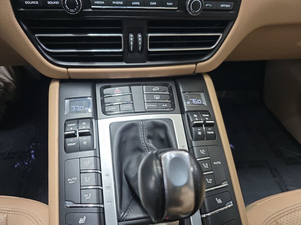 Used 2021 Porsche Macan S image 25