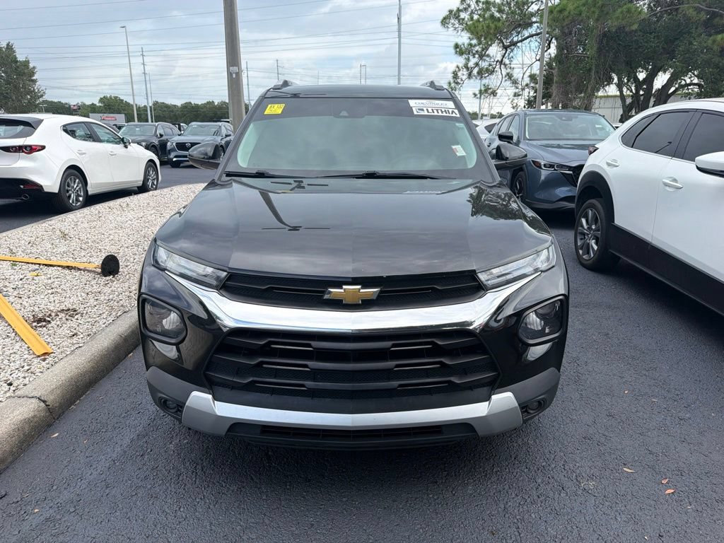 Used 2021 Chevrolet TrailBlazer LT w/ Convenience Package FWD image 2