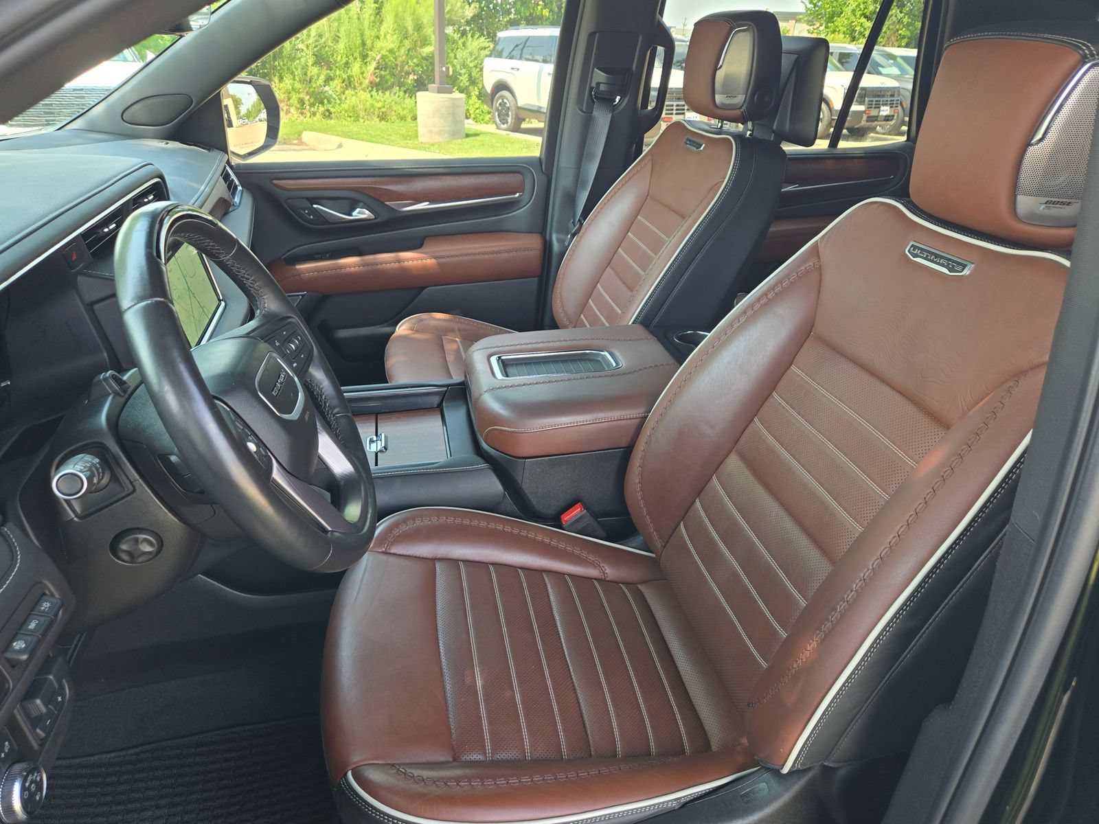 Used 2024 GMC Yukon Denali Ultimate AWD/4WD image 24