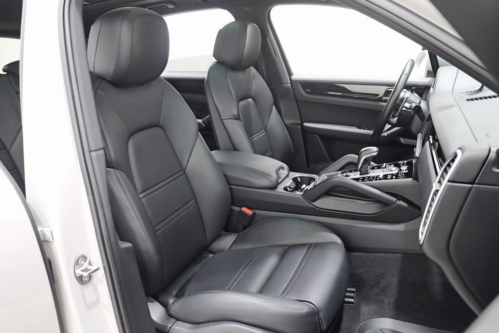 Used 2021 Porsche Cayenne S image 28