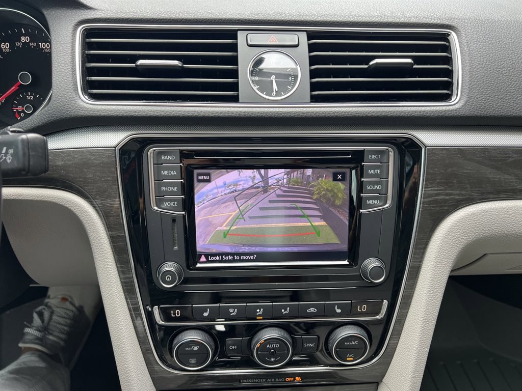 Used 2017 Volkswagen Passat 1.8T SE w/ SE Lighting Package FWD image 25