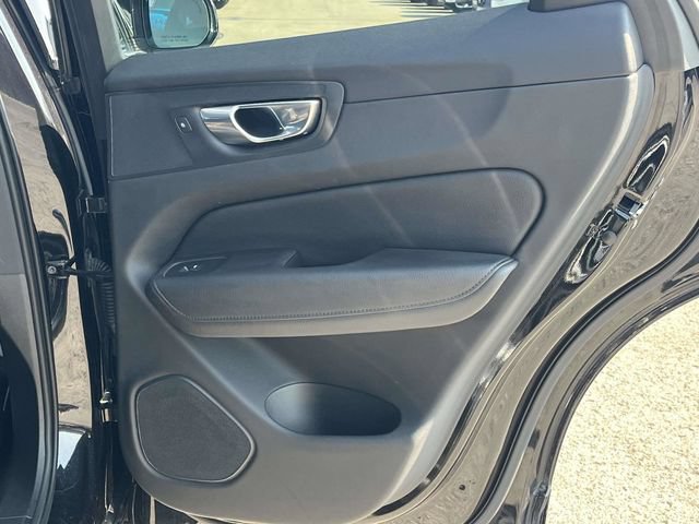 Used 2021 Volvo XC60 T5 Momentum w/ Protection Package Premier FWD image 24