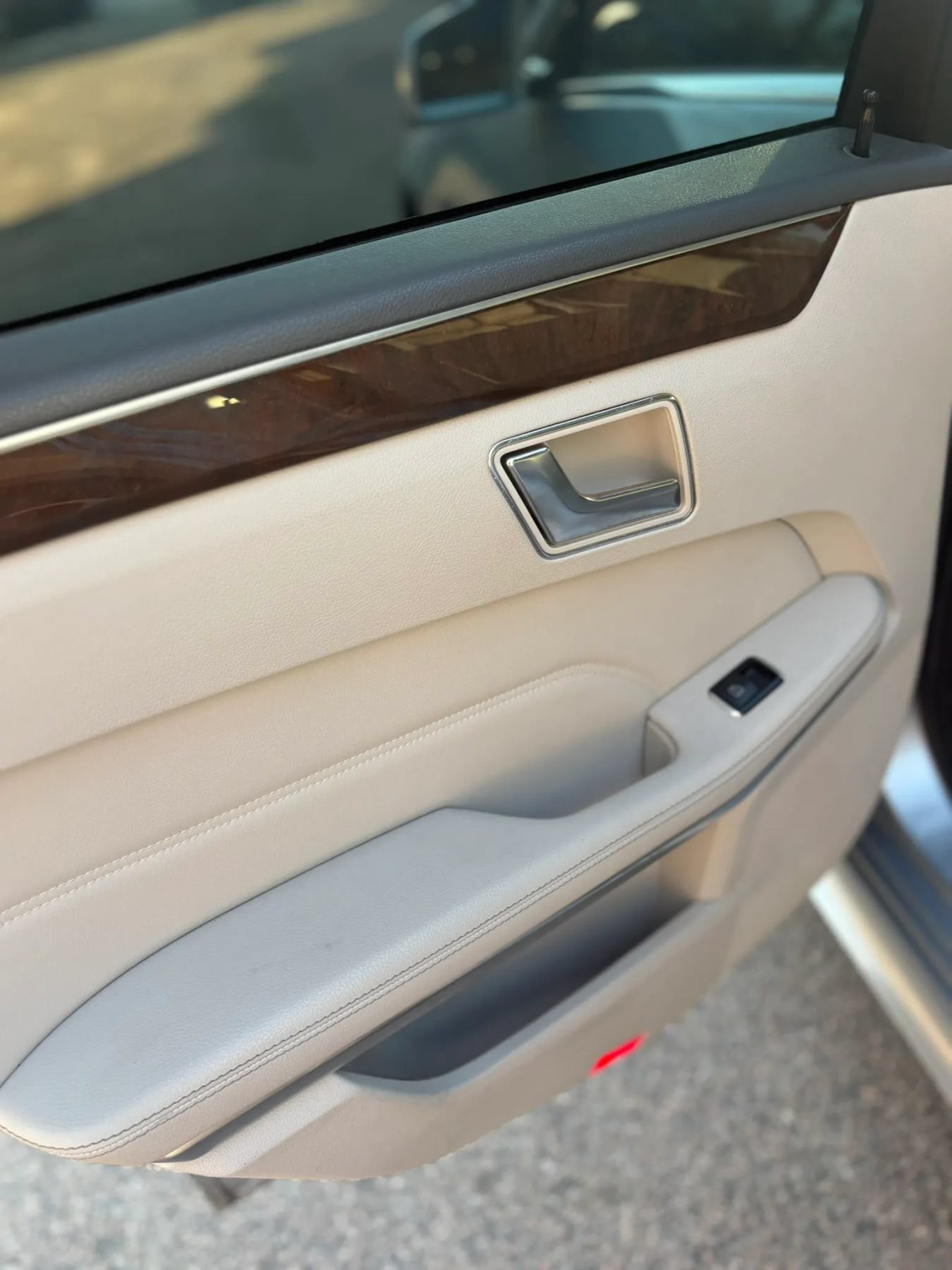 Used 2015 Mercedes-Benz E 350 4MATIC Sedan image 31