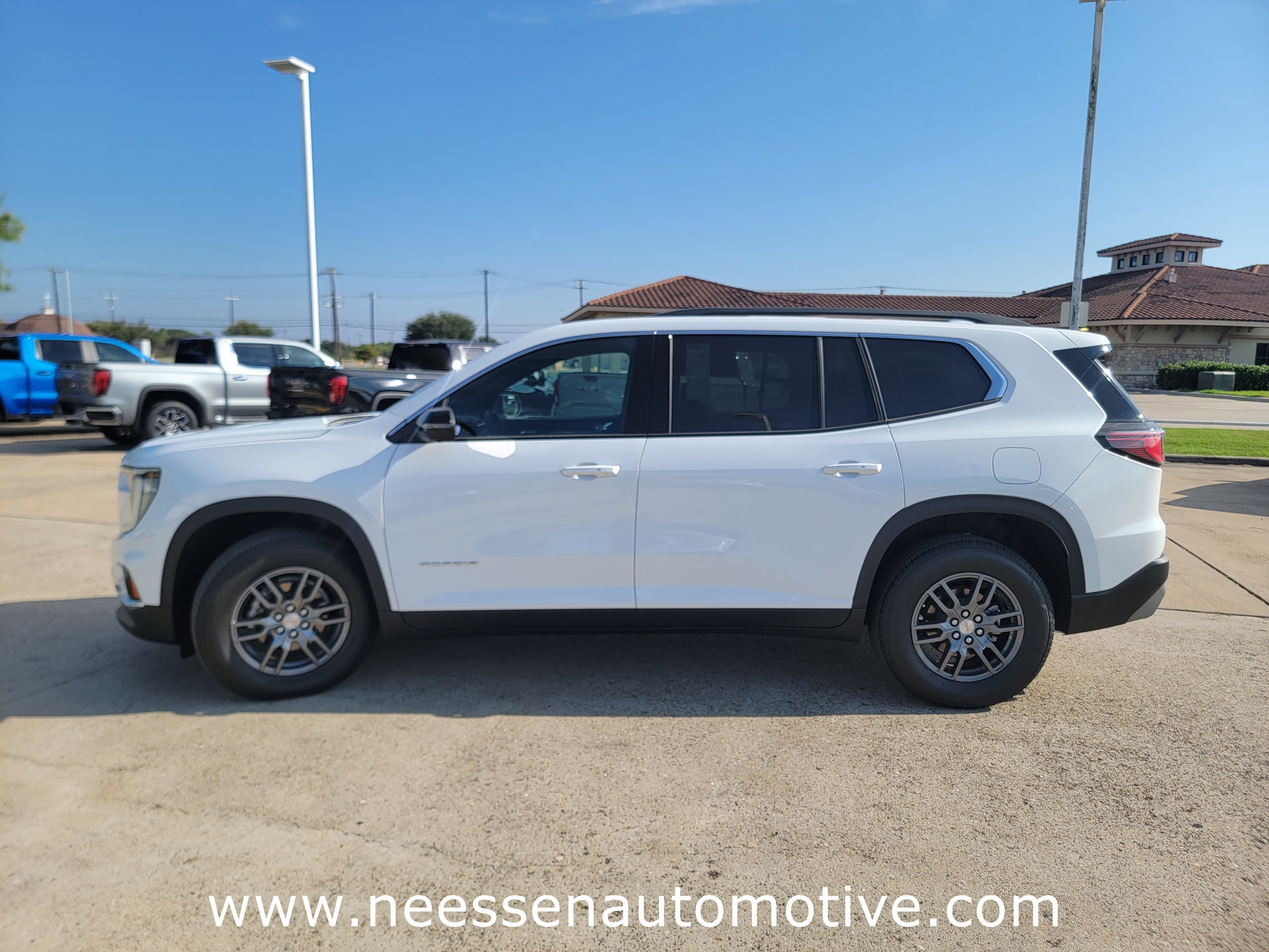 Used 2025 GMC Acadia Elevation image 4