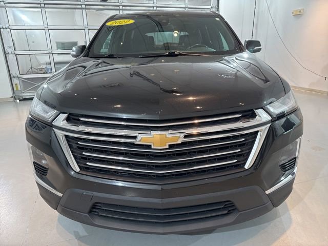 Used 2022 Chevrolet Traverse LT image 3