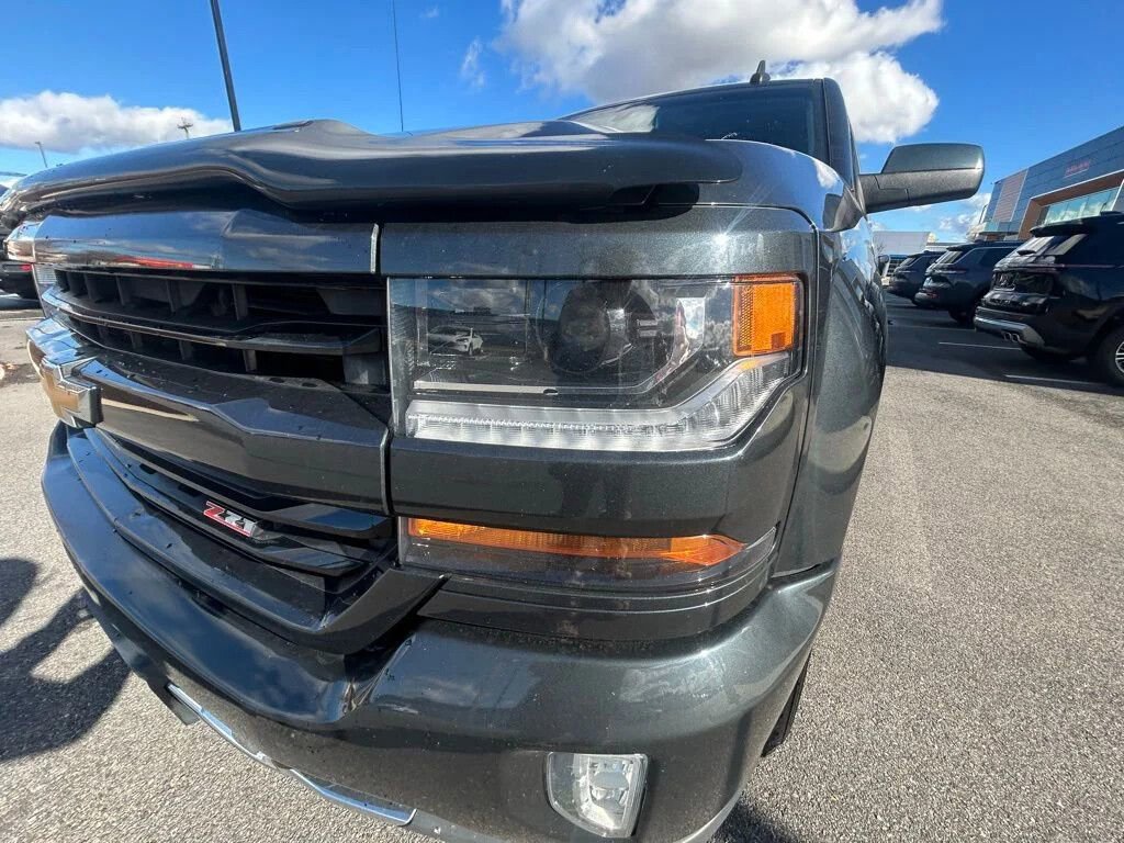 Used 2018 Chevrolet Silverado 1500 LT w/ All Star Edition AWD/4WD image 23