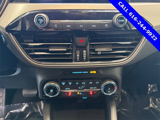 Used 2022 Ford Escape SE w/ Cold Weather Package image 7