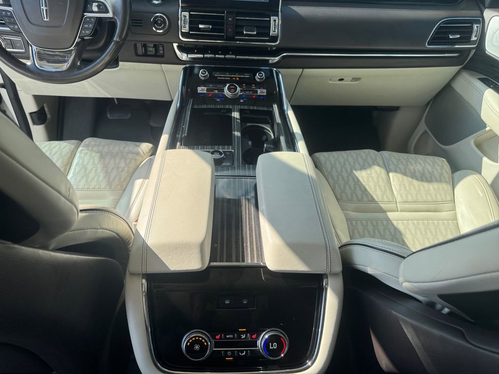 Used 2021 Lincoln Navigator L Black Label w/ Special Edition Package AWD/4WD image 17