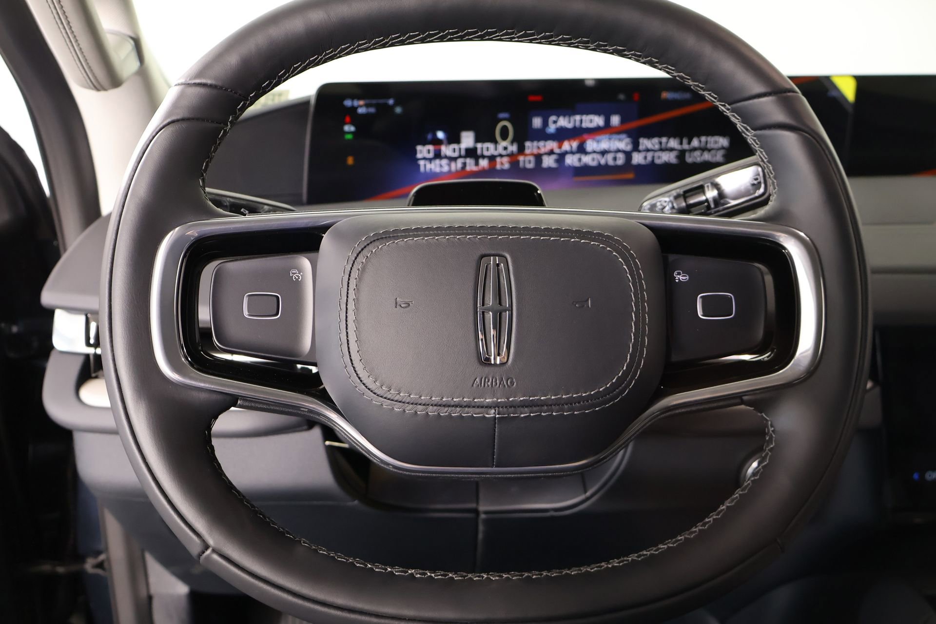 New 2026 Lincoln Navigator Premiere AWD/4WD image 3
