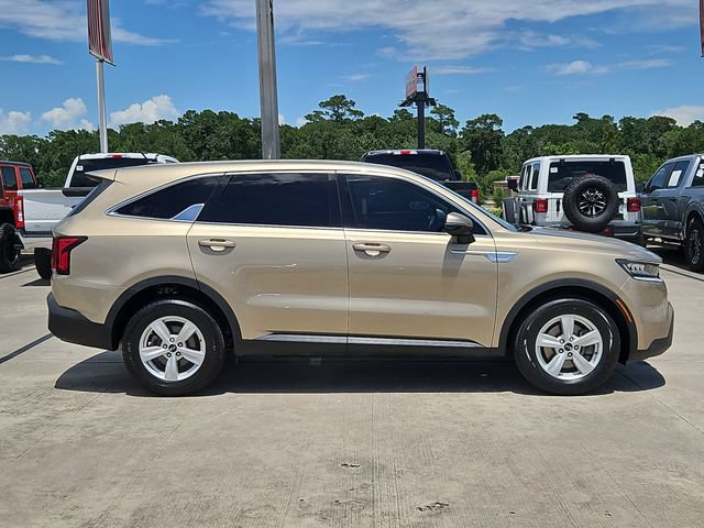 Used 2021 Kia Sorento LX FWD image 4