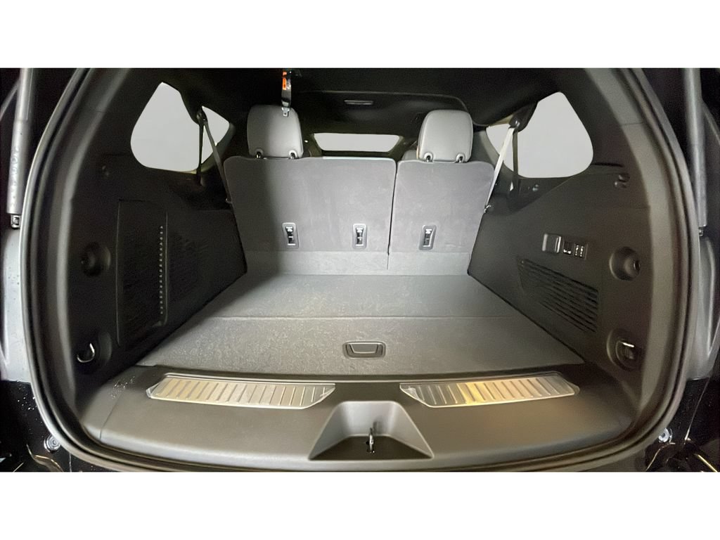 New 2026 GMC Yukon XL AT4 w/ AT4 Premium Package AWD/4WD image 18