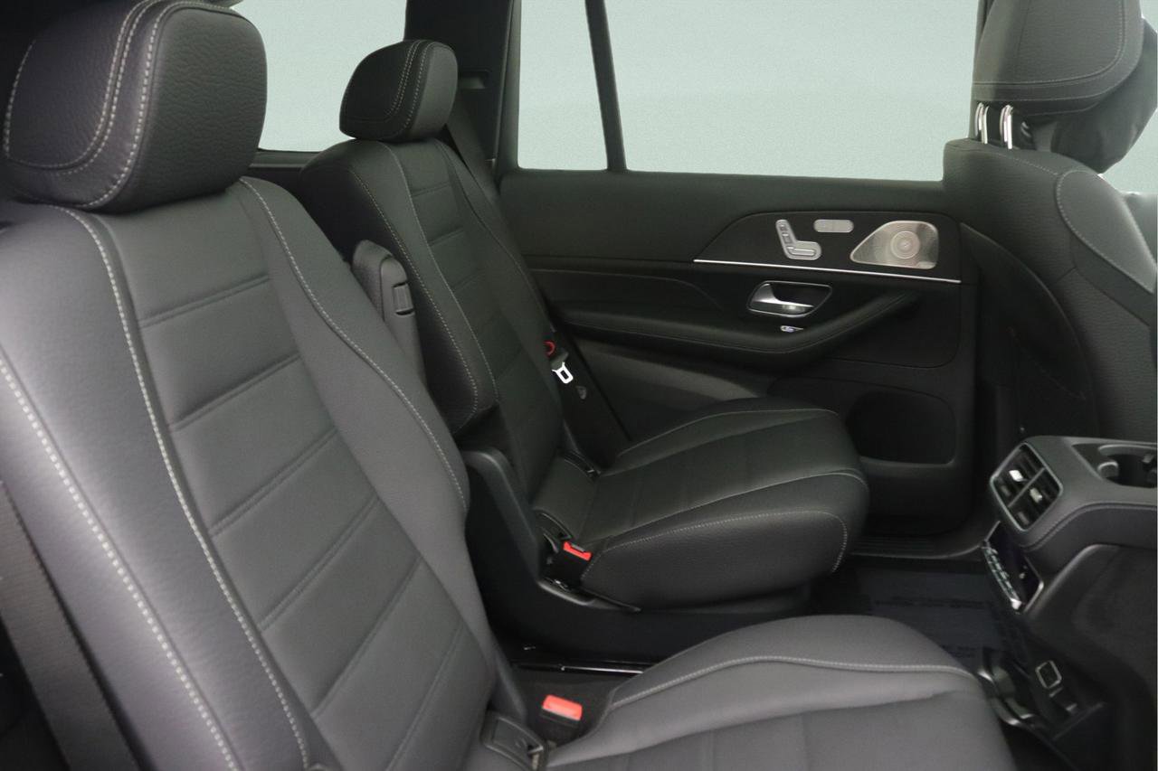 New 2026 Mercedes-Benz GLS 580 4MATIC image 8