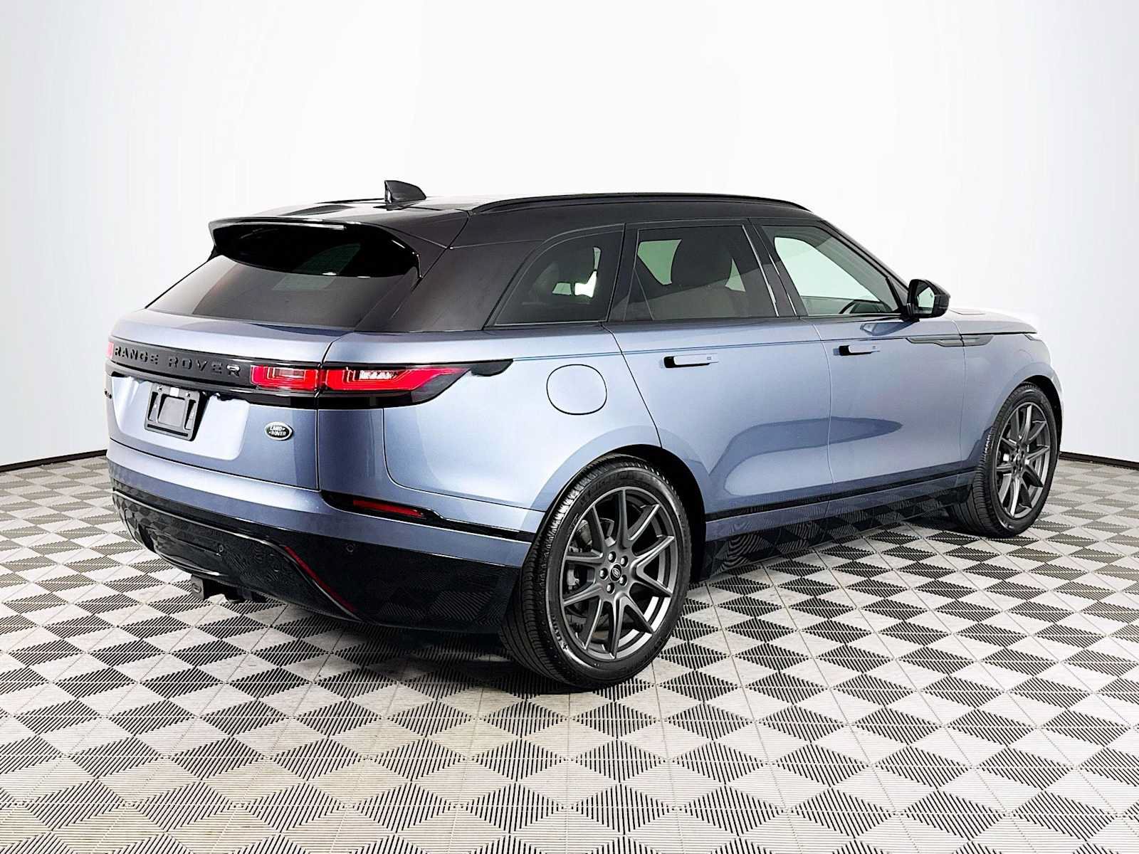 Used 2023 Land Rover Range Rover Velar R-Dynamic S AWD/4WD image 5