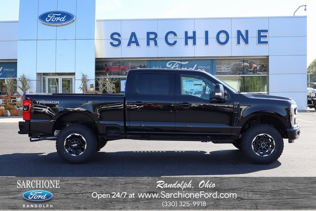 New 2026 Ford F350 Platinum w/ Tremor Off-Road Package