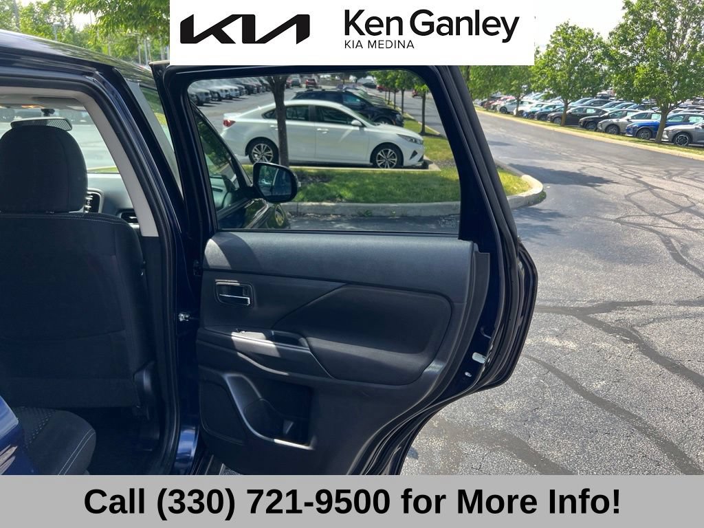 Used 2016 Mitsubishi Outlander SE AWD/4WD image 51
