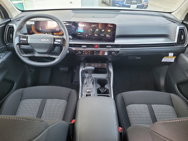 New 2026 Kia Sorento LX FWD image 8