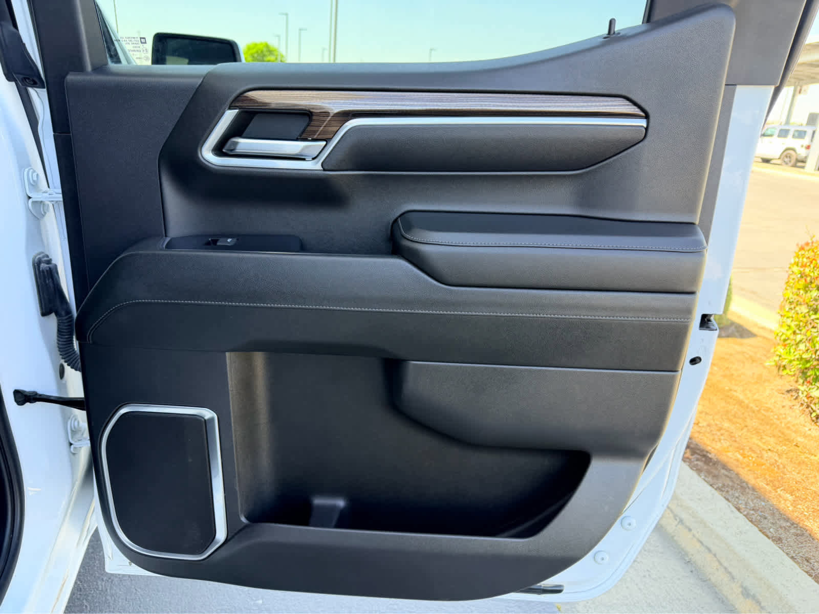 Used 2023 Chevrolet Silverado 1500 LT image 21