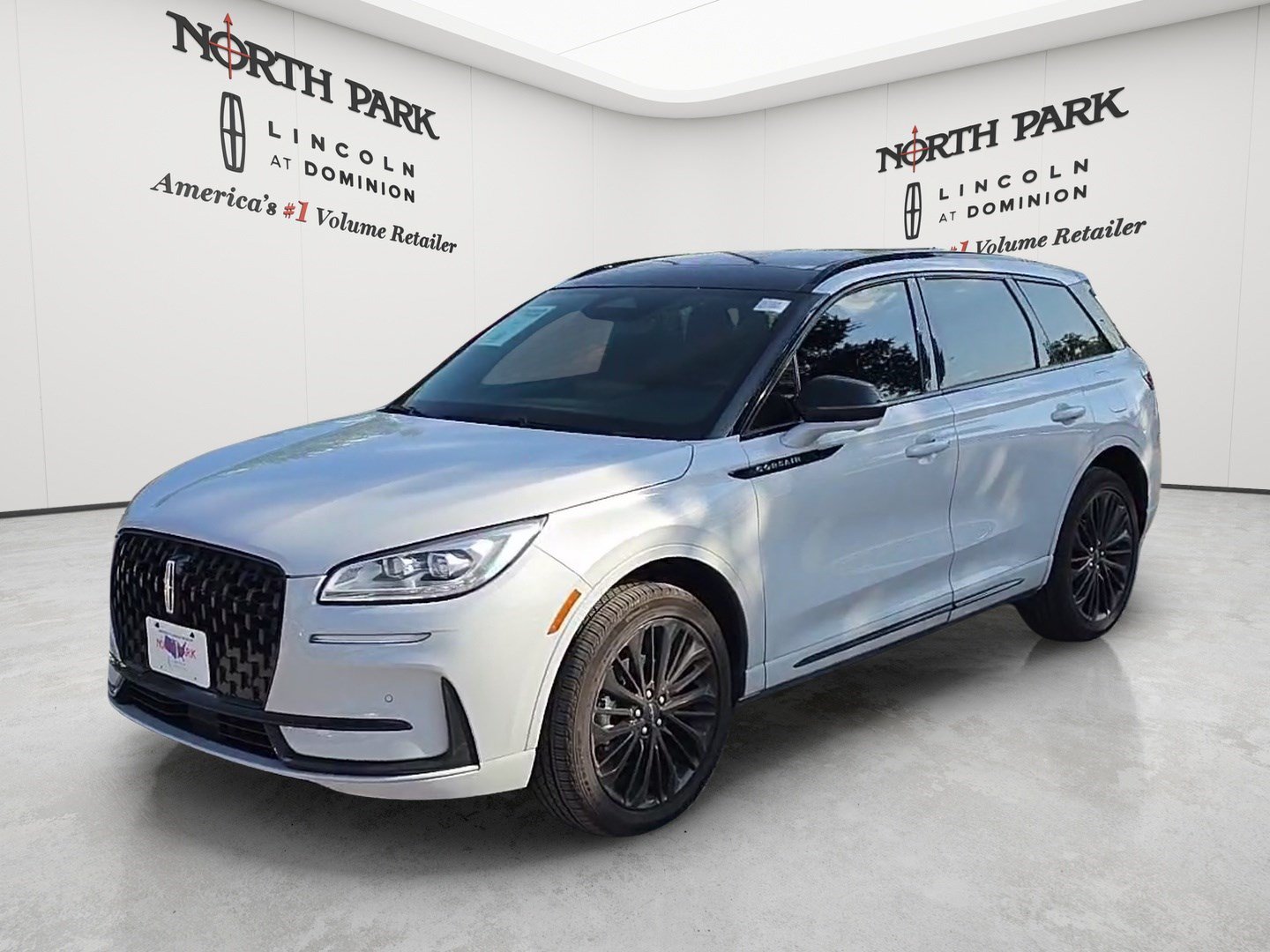 New 2026 Lincoln Corsair Reserve w/ Jet Appearance Package FWD image 1