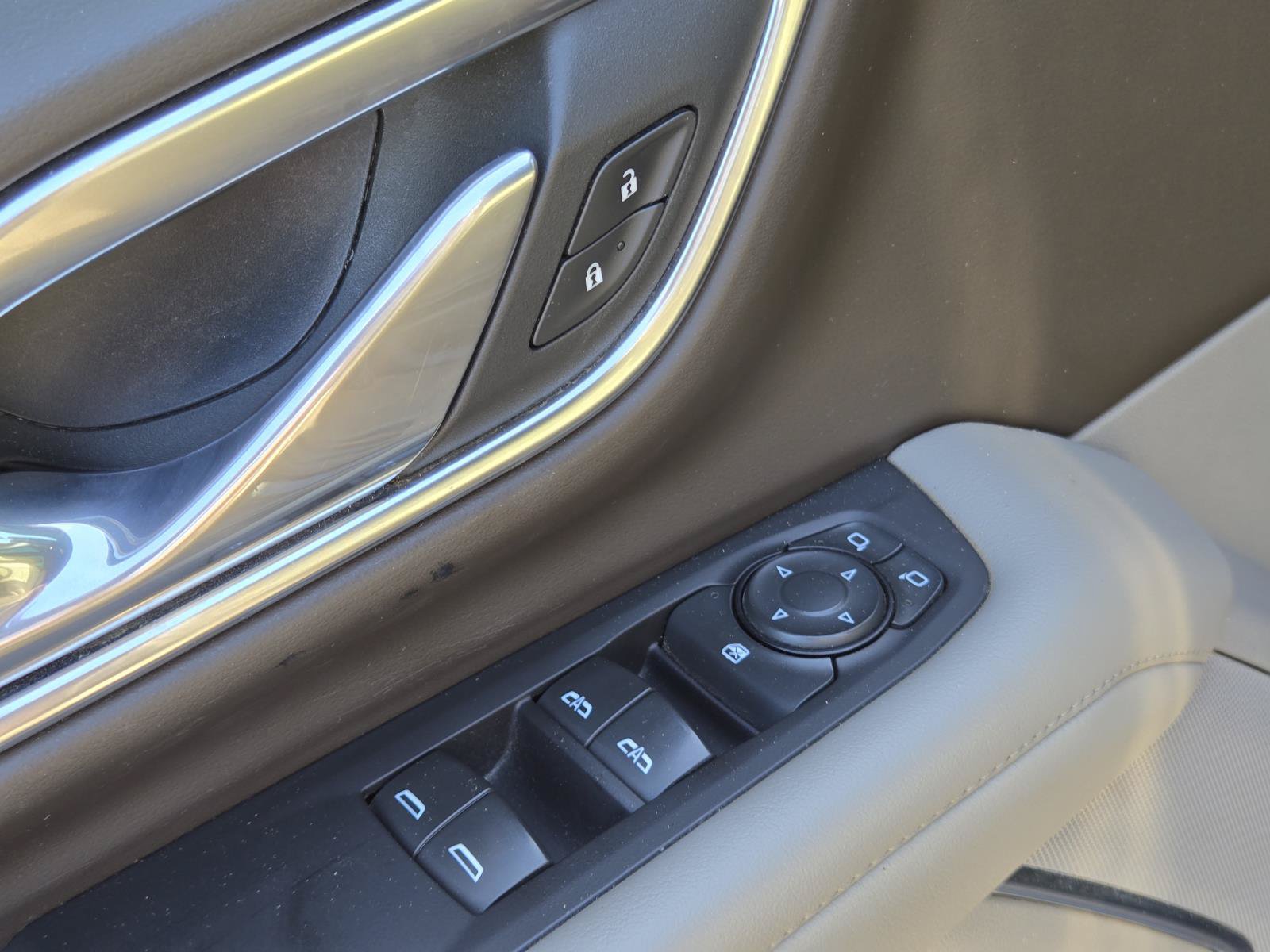 Used 2023 Chevrolet Tahoe LS AWD/4WD image 16