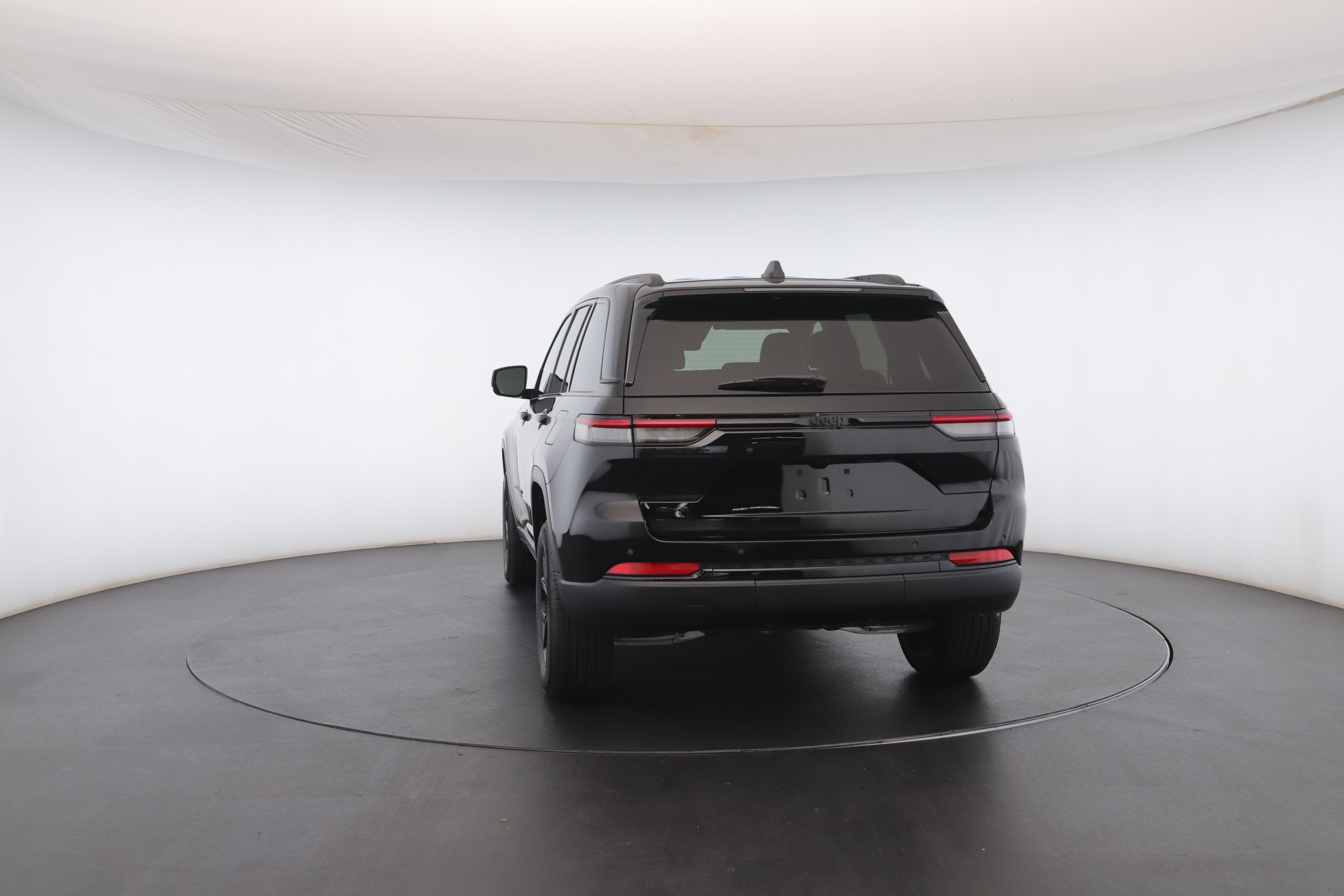 New 2025 Jeep Grand Cherokee Altitude image 24