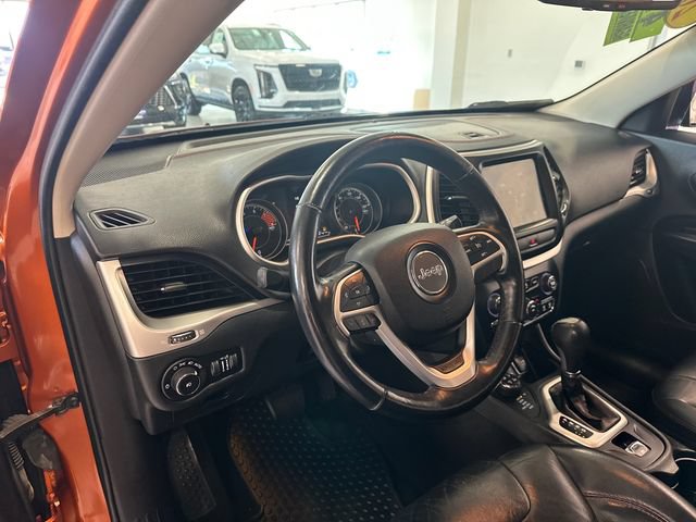 Used 2016 Jeep Cherokee Trailhawk w/ Leather Interior Group AWD/4WD image 12