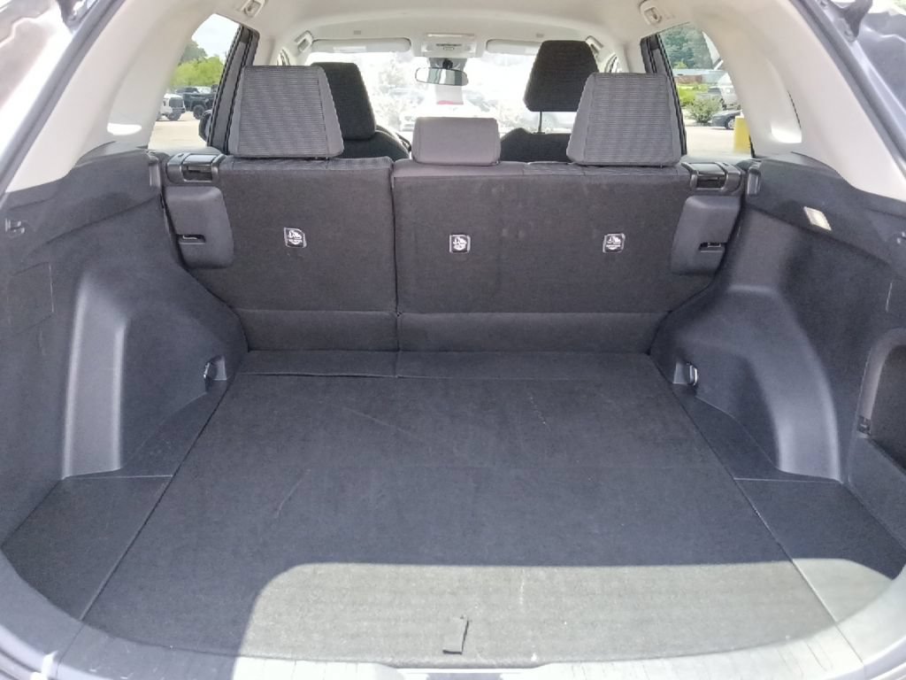 Used 2025 Toyota RAV4 LE AWD/4WD image 29