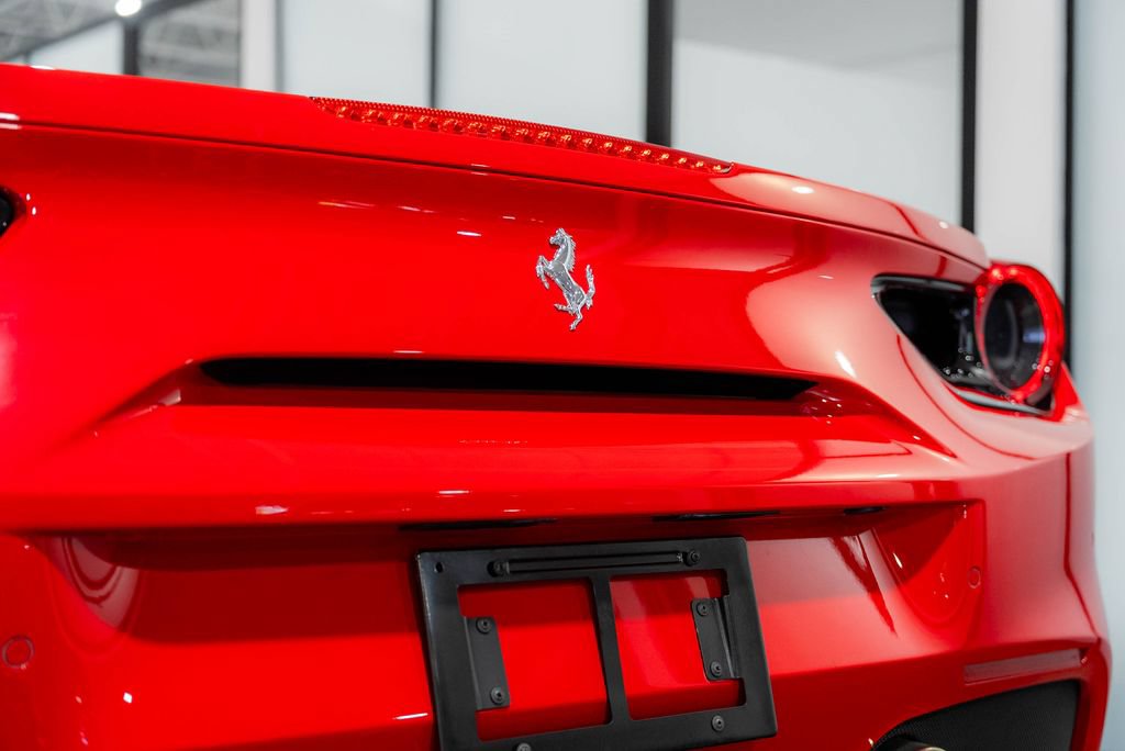 Used 2018 Ferrari 488 Spider RWD image 34