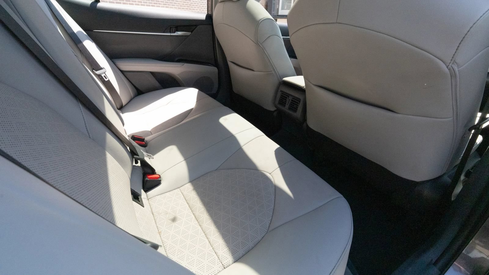 Used 2023 Toyota Camry XSE FWD image 17