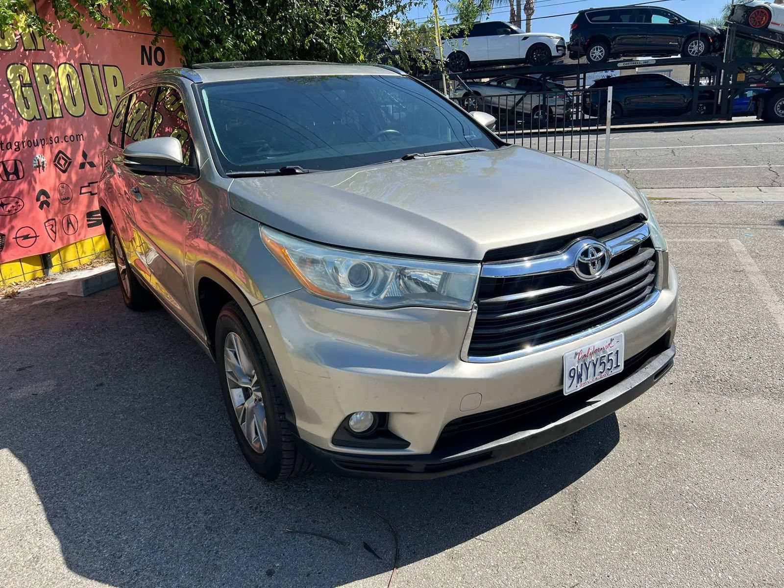 Used 2015 Toyota Highlander XLE FWD image 3
