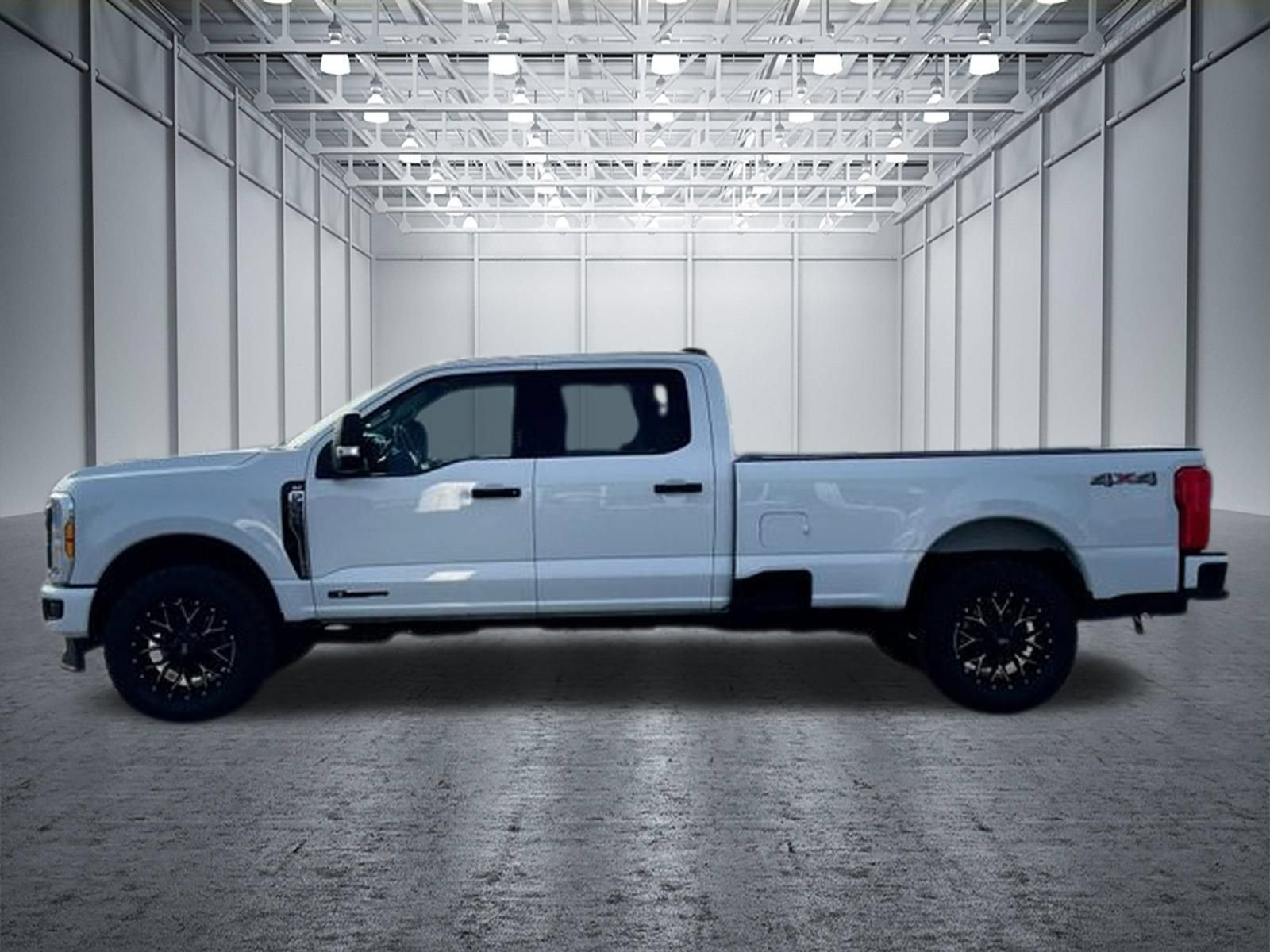 Used 2024 Ford F350 XLT AWD/4WD image 5