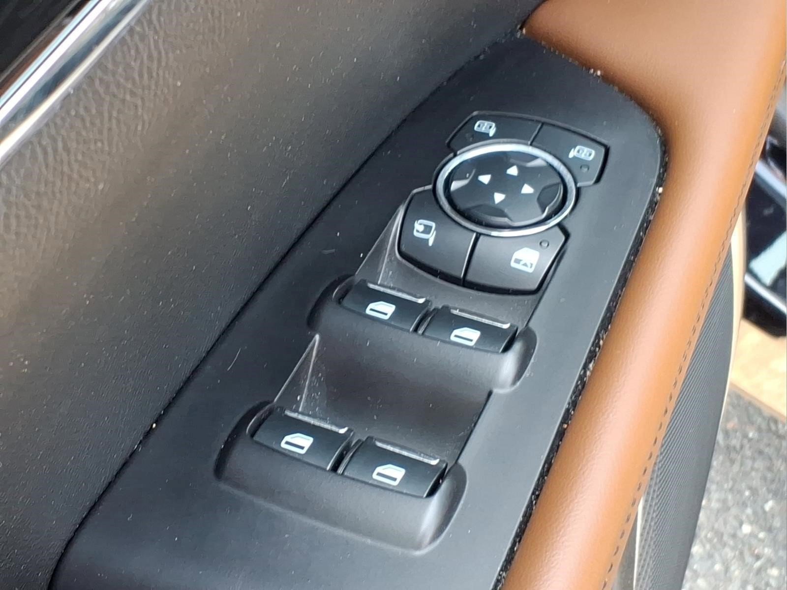 Used 2023 Lincoln Nautilus Reserve image 13