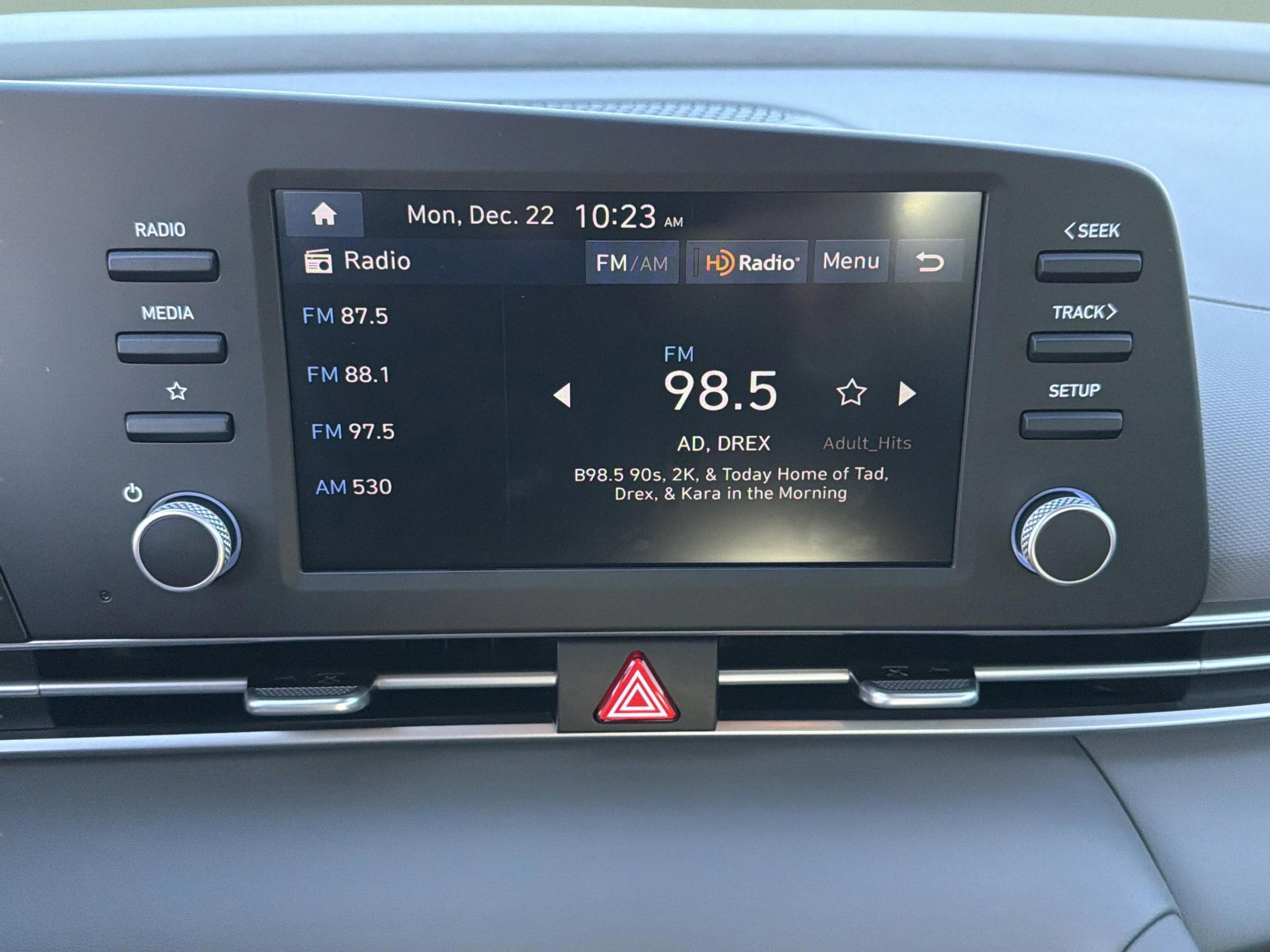 Used 2025 Hyundai Elantra SE image 12