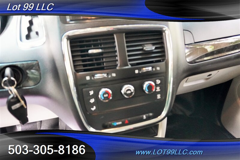 Used 2014 RAM C/V Tradesman w/ UConnect Hands-Free Group FWD image 17