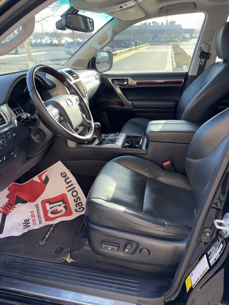 Used 2019 Lexus GX 460 Luxury AWD/4WD image 3