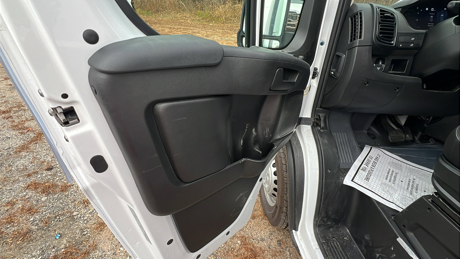 Used 2025 RAM ProMaster 2500 w/ Premium Convenience Group image 14