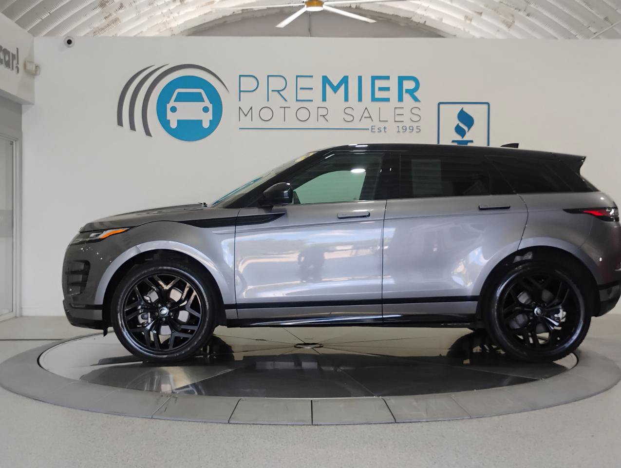 Used 2023 Land Rover Range Rover Evoque R-Dynamic SE AWD/4WD image 4