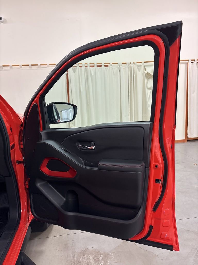 Used 2025 Nissan Frontier PRO-4X w/ Tow Package image 28