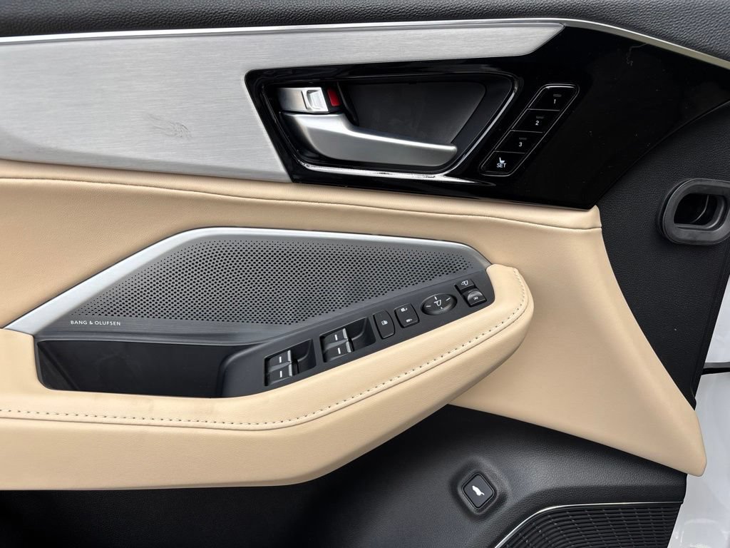 New 2026 Acura MDX w/ Technology Package FWD image 17
