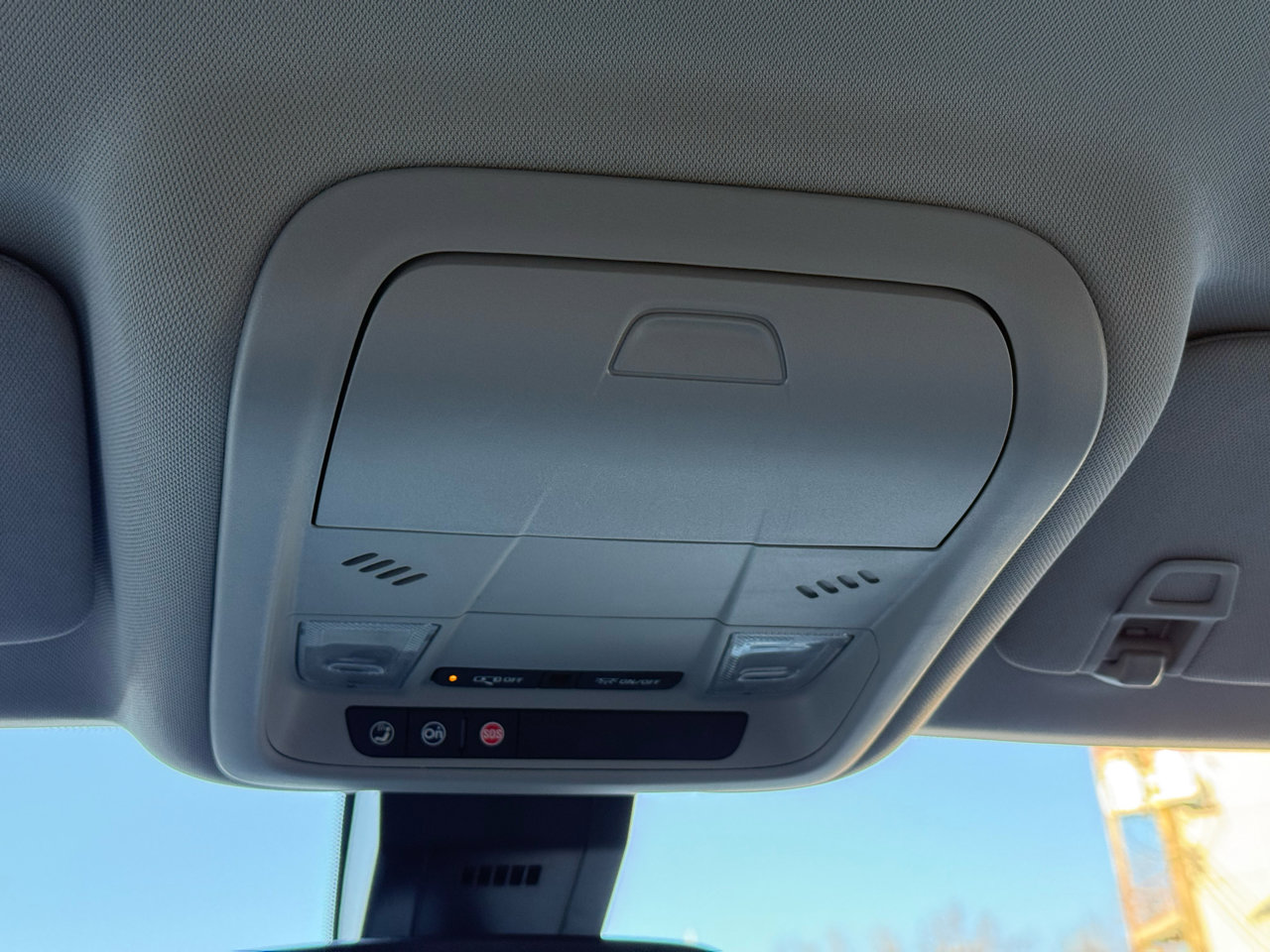 Used 2023 GMC Terrain SLE image 17