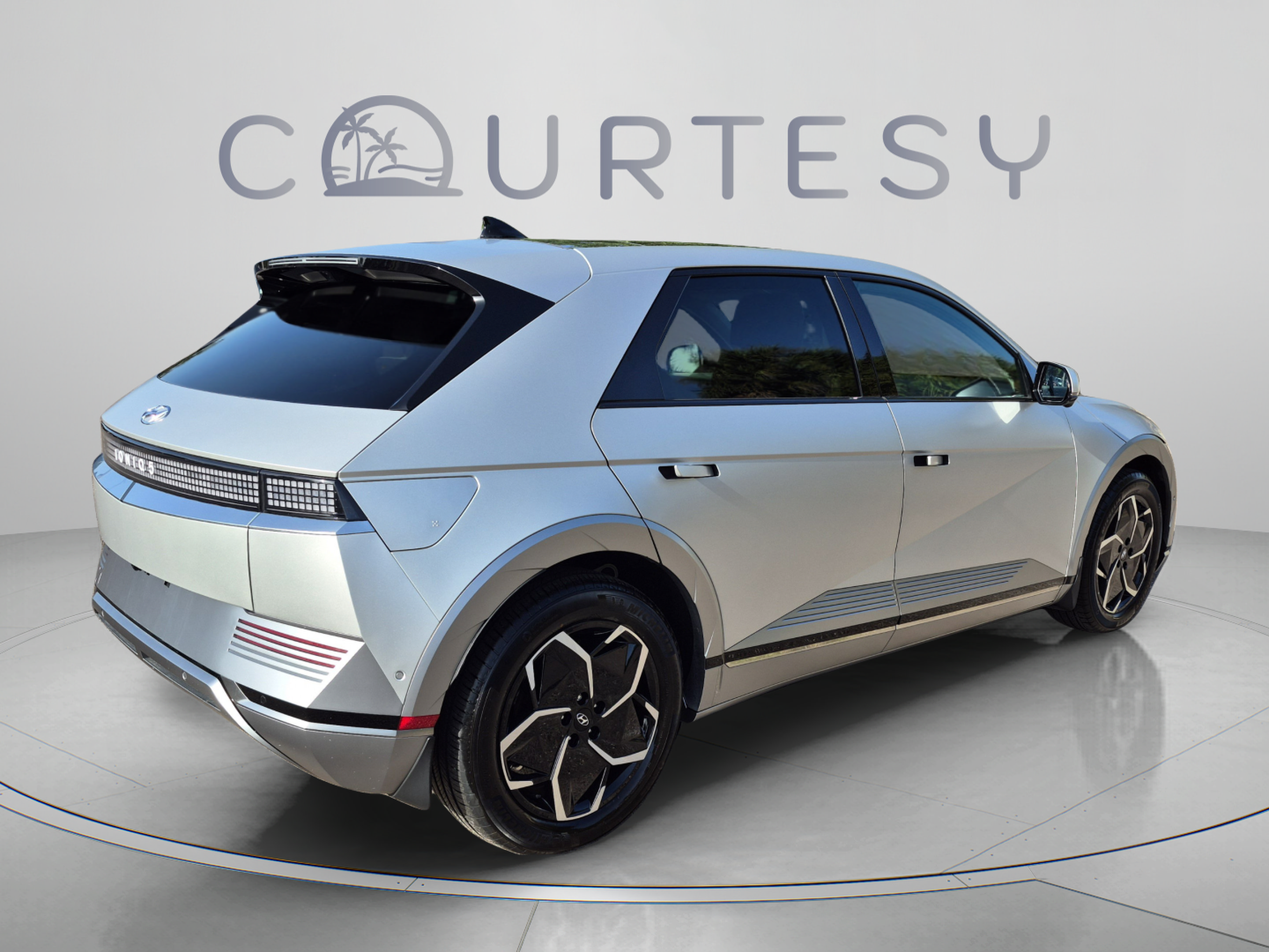 Certified 2024 Hyundai Ioniq 5 Limited RWD image 5
