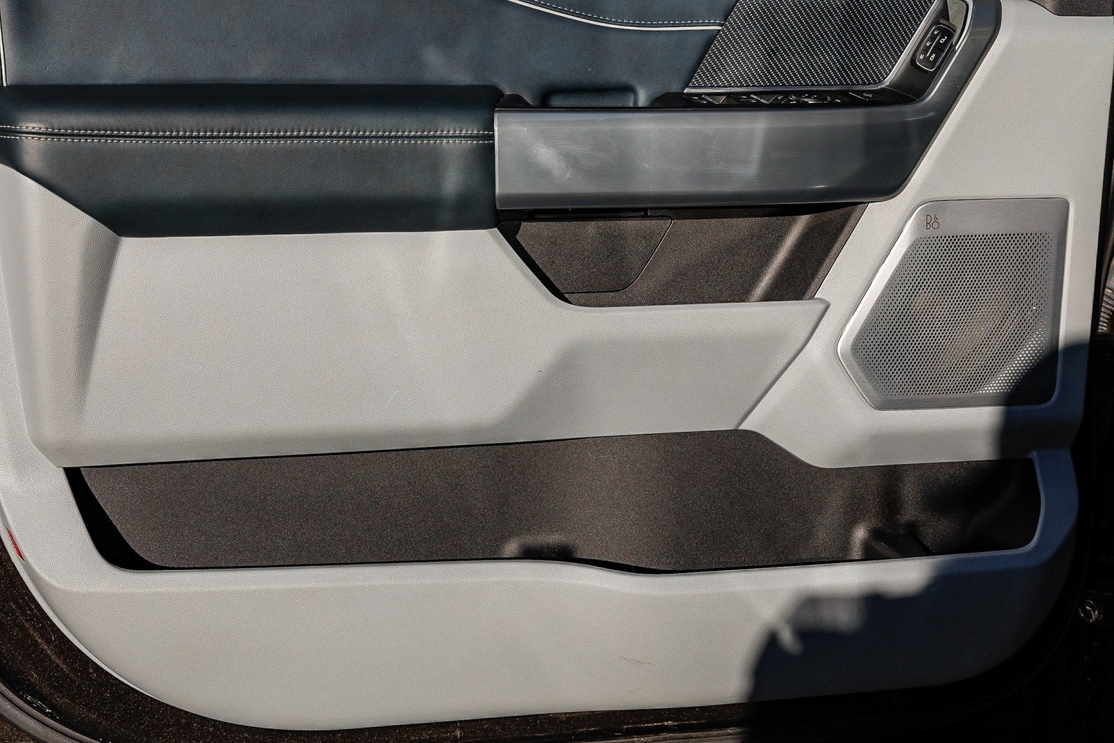 Used 2024 Ford F350 Limited image 21