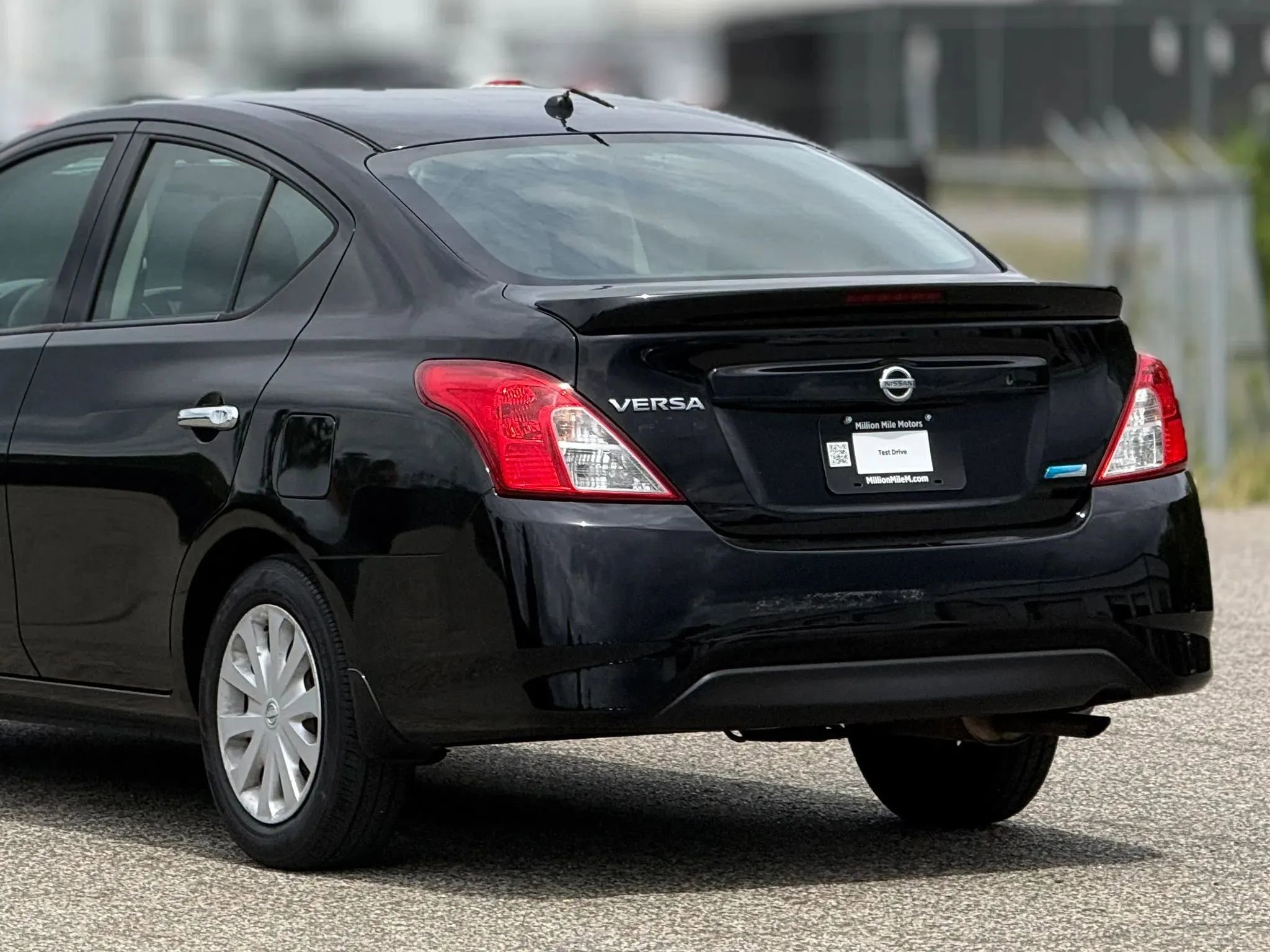 Used 2016 Nissan Versa S Plus FWD image 16