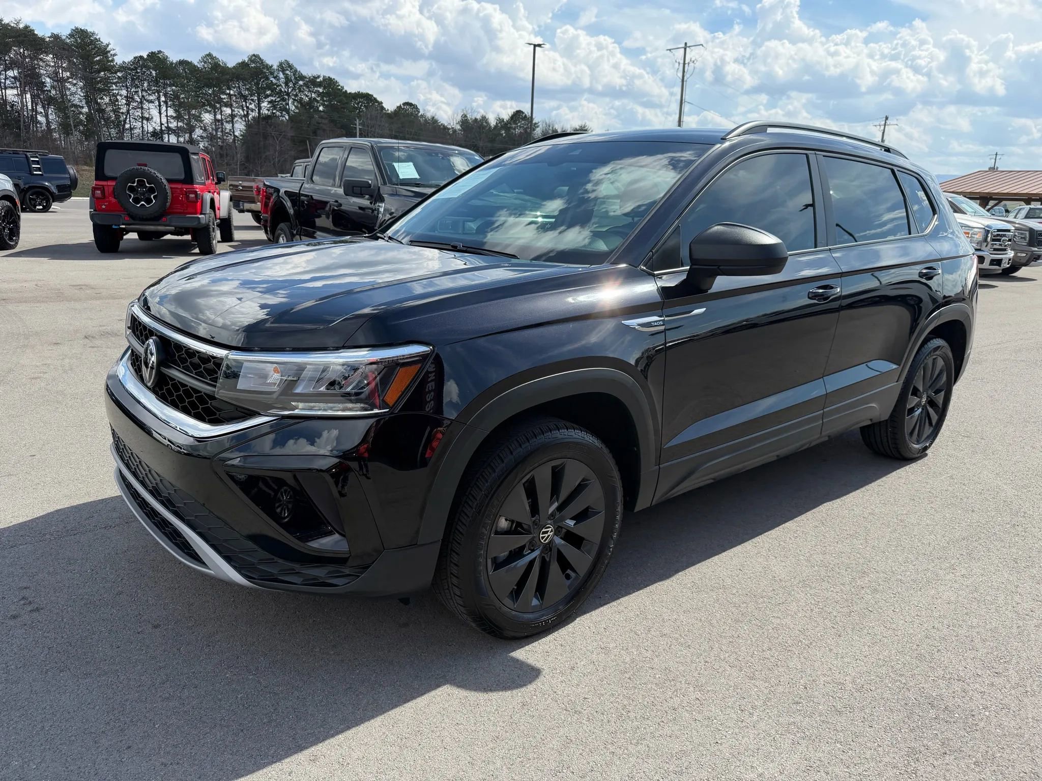 Used 2024 Volkswagen Taos S FWD image 2
