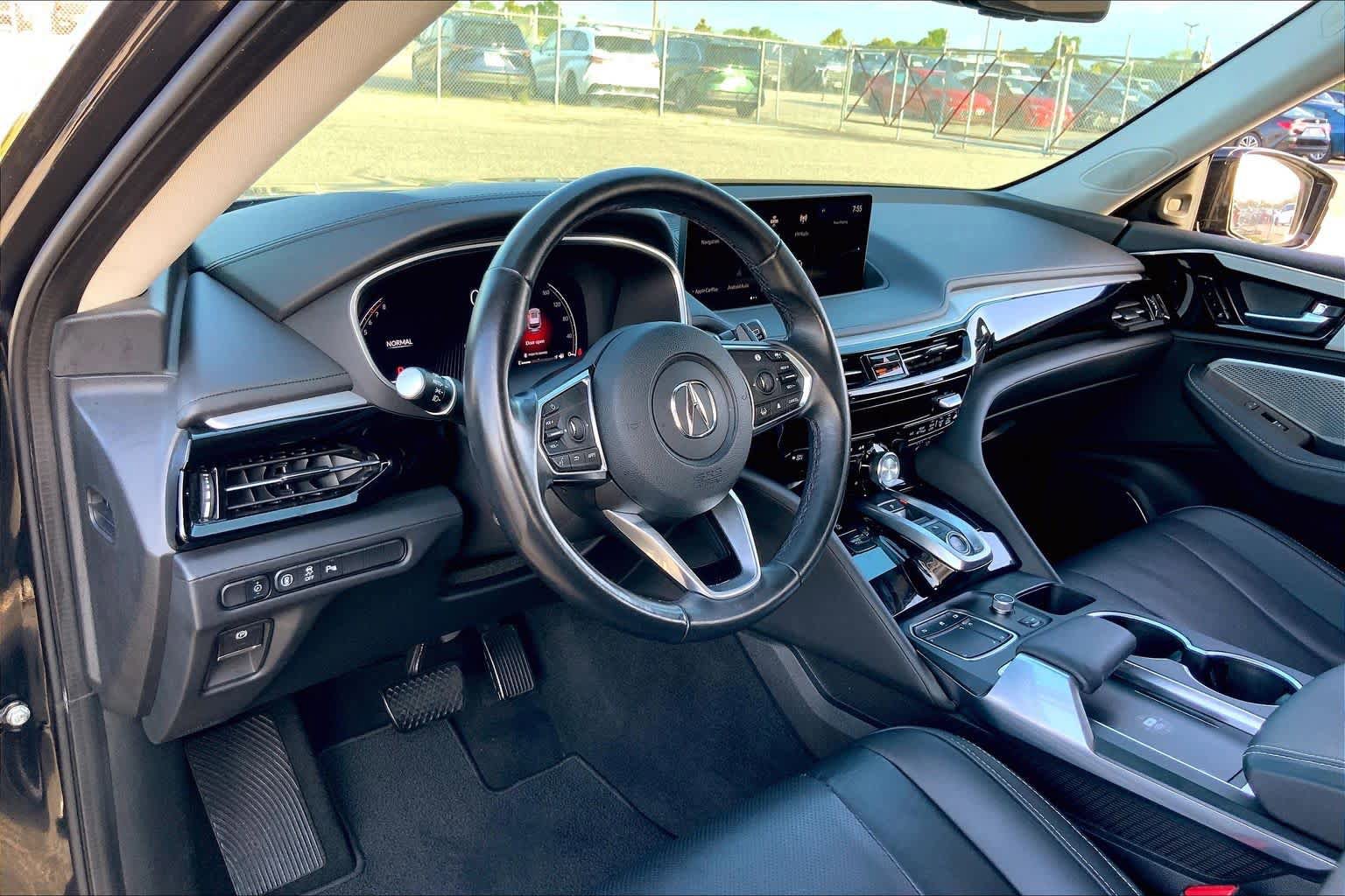 Used 2024 Acura MDX SH-AWD w/ Technology Package image 17