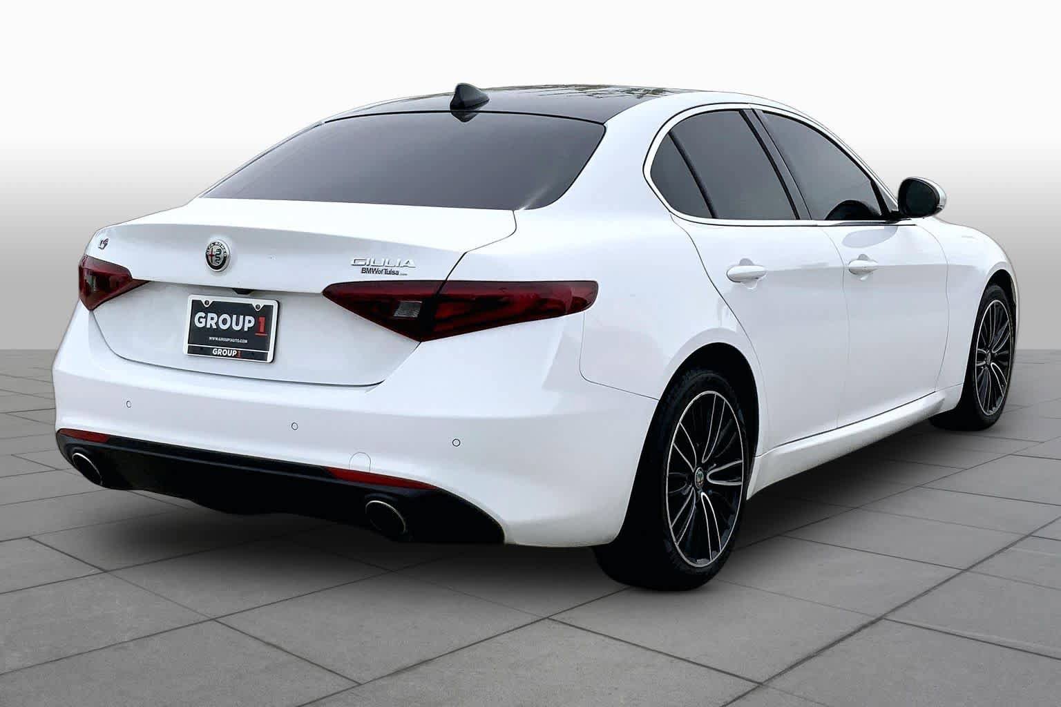 Used 2018 Alfa Romeo Giulia Ti w/ Quick Order Package 22X Lusso AWD/4WD image 12