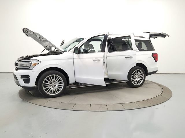 Used 2024 Ford Expedition Limited image 11