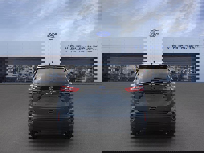 New 2024 Ford Edge SE image 5