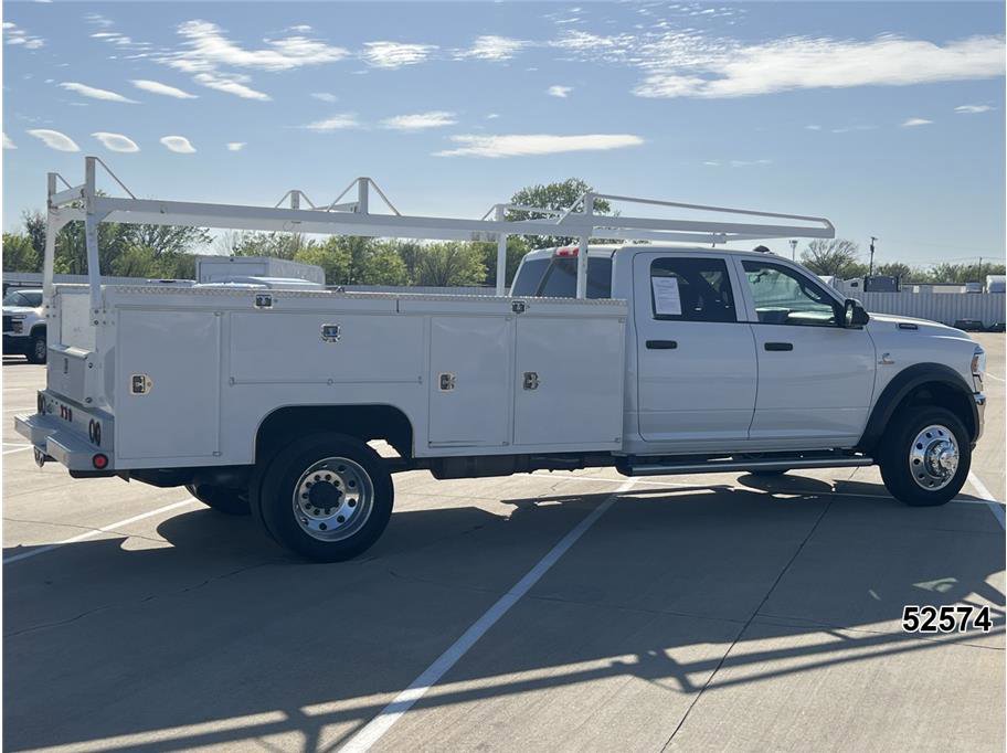 Used 2022 RAM 4500 Tradesman w/ Chrome Appearance Group image 2