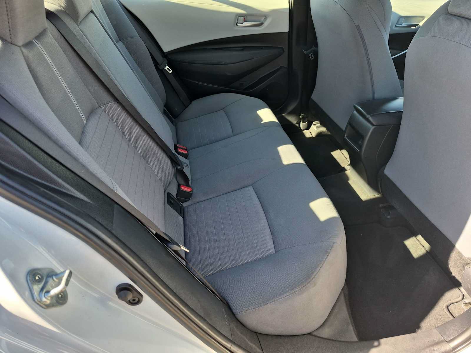 Used 2022 Toyota Corolla SE w/ Carpet Mat Package (TMS) FWD image 19