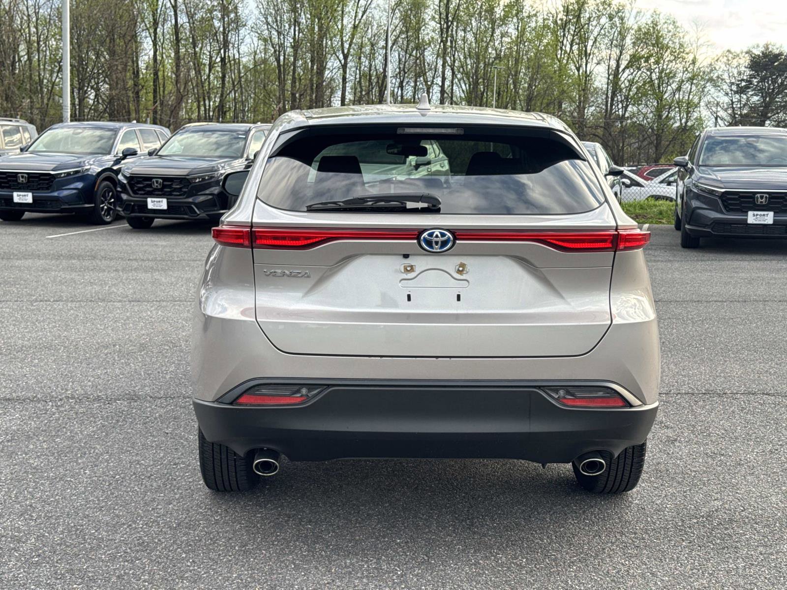 Used 2024 Toyota Venza LE image 22